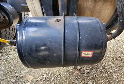 Freightliner Cascadia 116 Air Tank for a 2019 Freightliner Cascadia 116 Day Cab