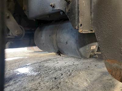 Freightliner Cascadia 125 Air Tank