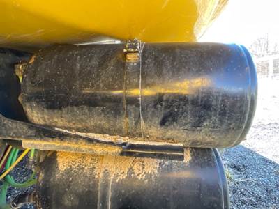 Freightliner Cascadia 125 Air Tank