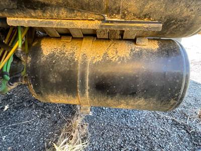 Freightliner Cascadia 125 Air Tank