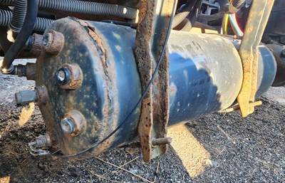 Freightliner Cascadia 125 Air Tank