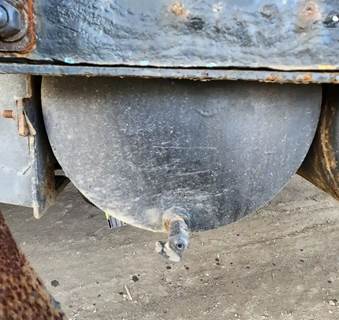 Freightliner Cascadia 125 Air Tank