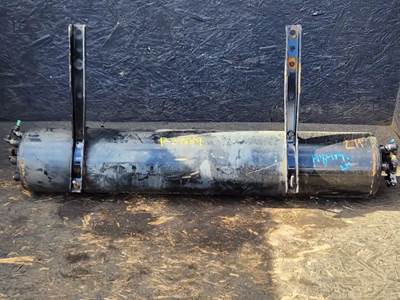 Freightliner Cascadia 125 Air Tank