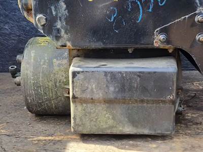 Freightliner Cascadia 125 Air Tank