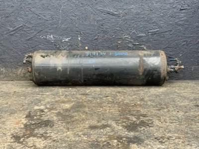 Freightliner Cascadia 125 Air Tank