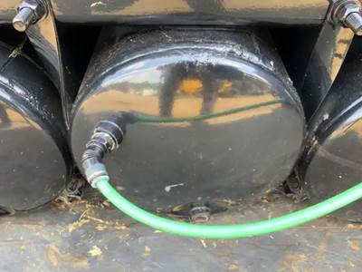 Freightliner Cascadia 125 Air Tank
