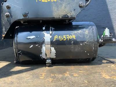 Freightliner Cascadia 125 Air Tank