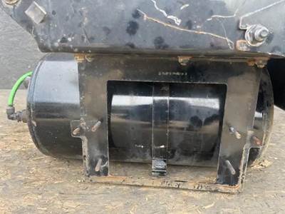 Freightliner Cascadia 125 Air Tank
