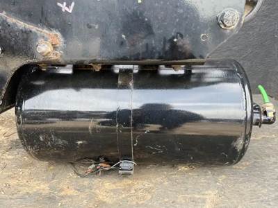 Freightliner Cascadia 125 Air Tank