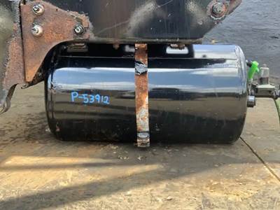 Freightliner Cascadia 125 Air Tank