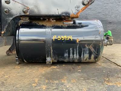Freightliner Cascadia 125 Air Tank
