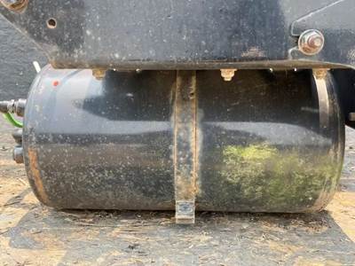 Freightliner Cascadia 125 Air Tank