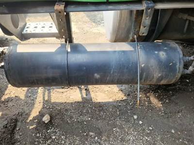 Freightliner Cascadia 125 Air Tank