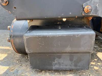 Freightliner Cascadia 125 Air Tank