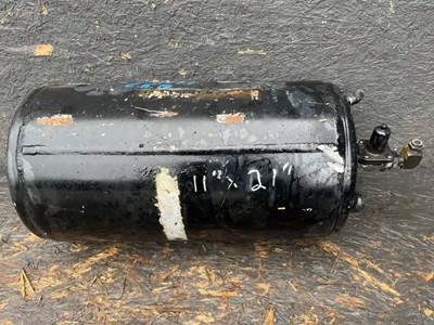 Freightliner Cascadia 125 Air Tank