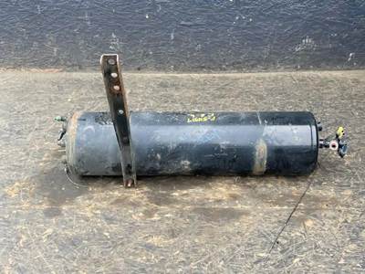 Freightliner Cascadia 125 Air Tank