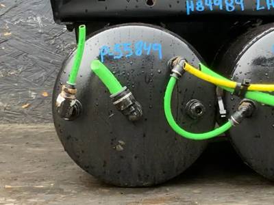Freightliner Cascadia 125 Air Tank