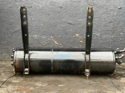 Freightliner Cascadia 125 Air Tank