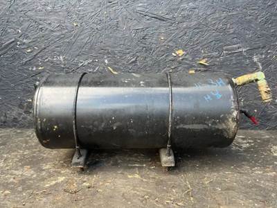 Freightliner Cascadia 125 Air Tank
