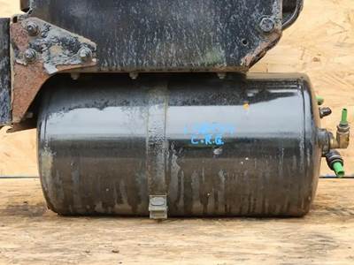 Freightliner Cascadia 125 Air Tank