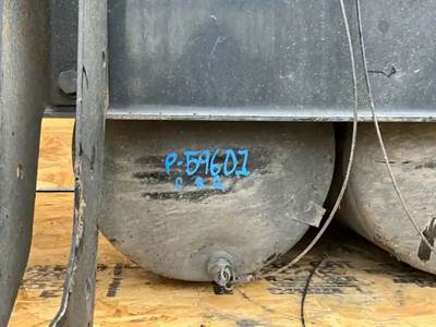 Freightliner Cascadia 125 Air Tank