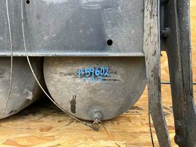 Freightliner Cascadia 125 Air Tank