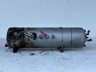 Freightliner Cascadia 125 Air Tank