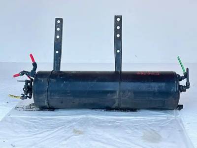 Freightliner Cascadia 125 Air Tank