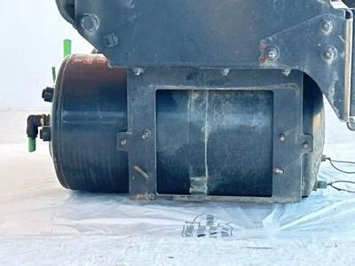 Freightliner Cascadia 125 Air Tank