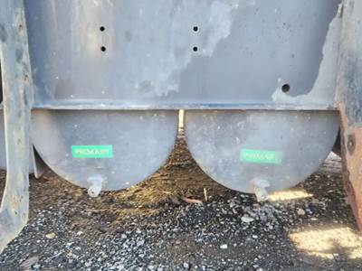 Freightliner Cascadia 125 Air Tank