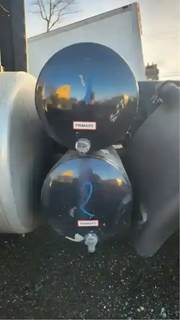 Freightliner Cascadia 125 Air Tank