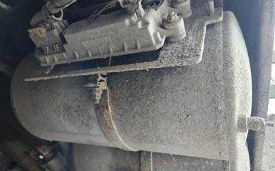 Freightliner Cascadia 125 Air Tank