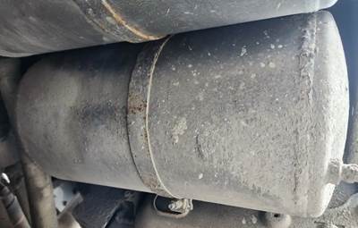 Freightliner Cascadia 125 Air Tank