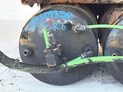 Freightliner Cascadia 125 Air Tank