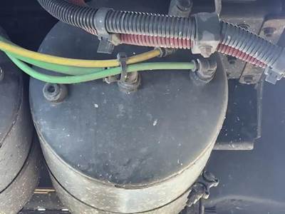 Freightliner Cascadia 125 Air Tank