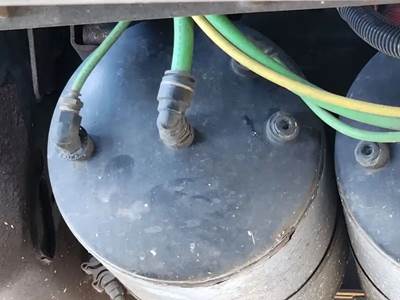 Freightliner Cascadia 125 Air Tank