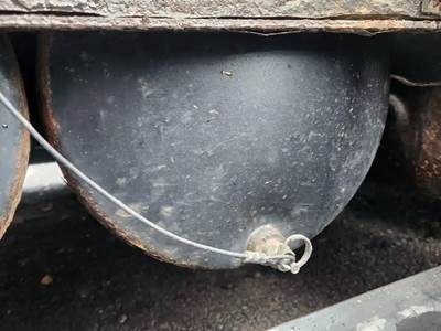 Freightliner Cascadia 125 Air Tank