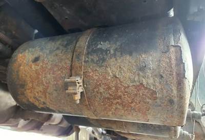 Freightliner Cascadia 125 Air Tank
