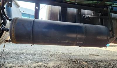 Freightliner Cascadia 125 Air Tank