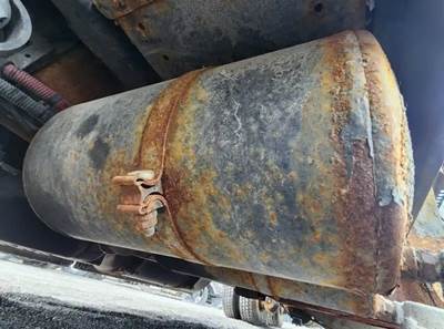 Freightliner Cascadia 125 Air Tank