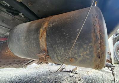 Freightliner Cascadia 125 Air Tank
