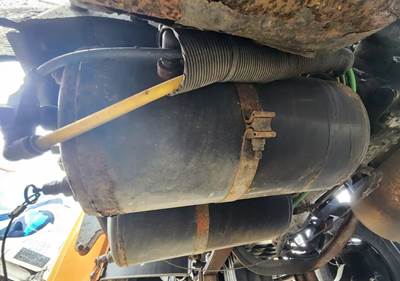Freightliner Cascadia 125 Air Tank