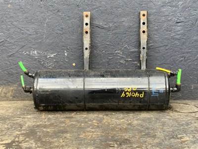 Freightliner Cascadia 126 Air Tank