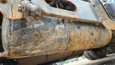 Freightliner Cascadia 126 Air Tank