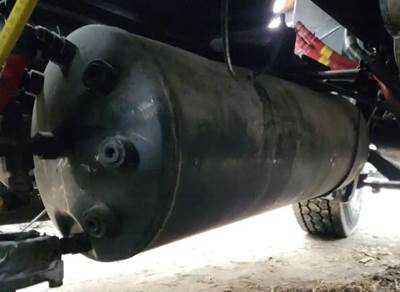 Freightliner Cascadia 126 Air Tank