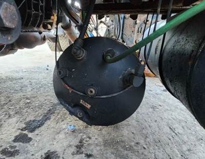 Freightliner Cascadia 126 Air Tank