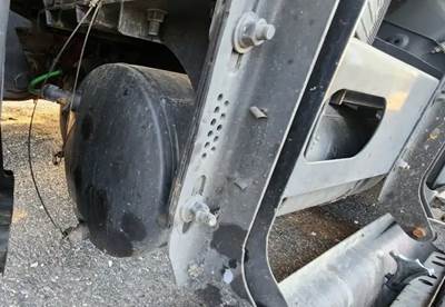 Freightliner Cascadia 126 Air Tank