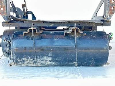 Freightliner Cascadia 126 Air Tank