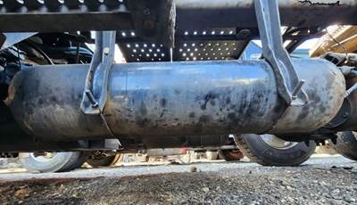 Freightliner Cascadia 126 Air Tank