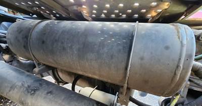 Freightliner Cascadia 126 Air Tank